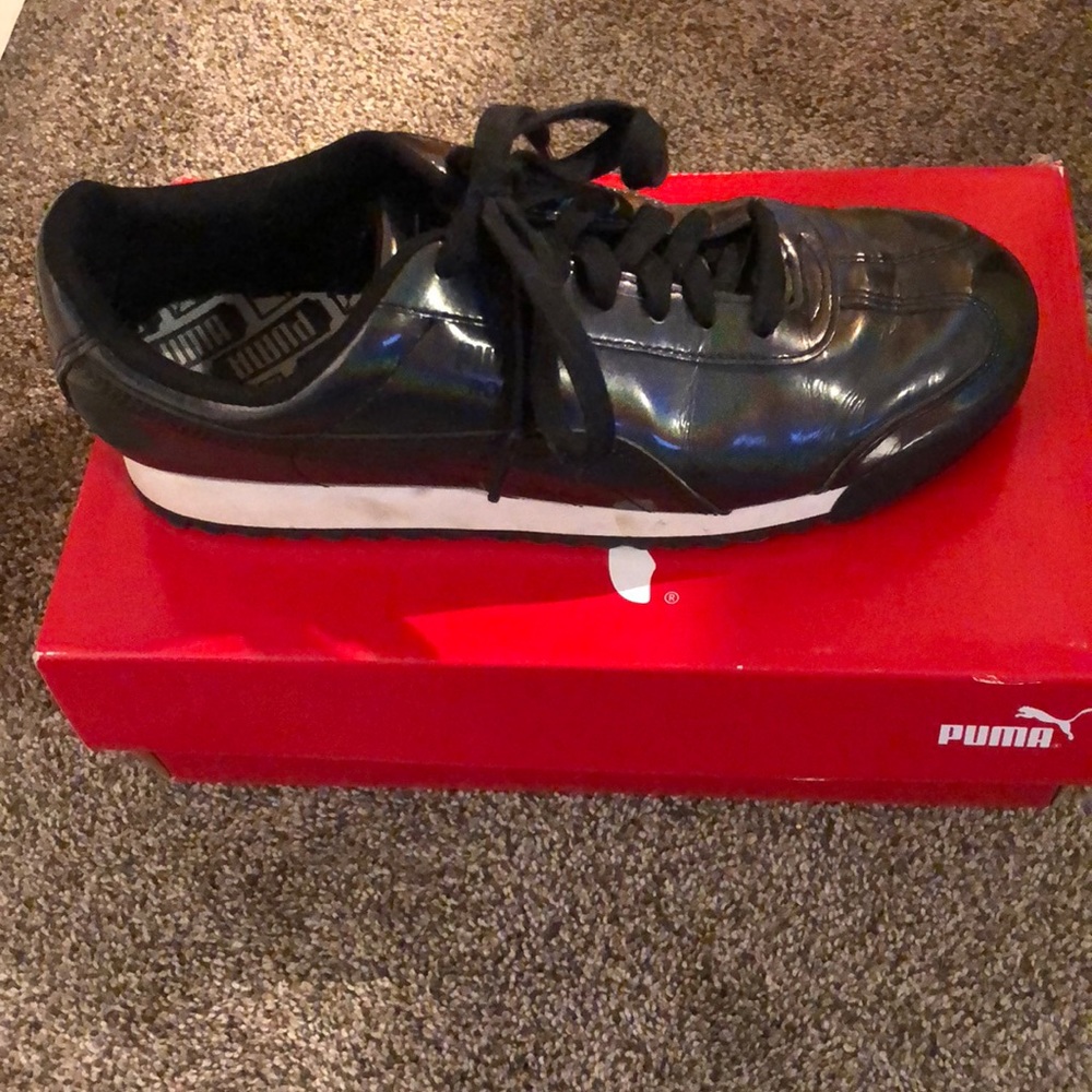 Barely worn Men’s Iridescent Puma sneakers